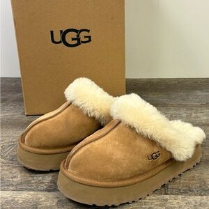 UGG Disquette Platform Slippers – Chestnut (Women’s 6)